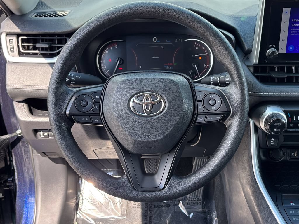 Used 2025 Toyota RAV4 XLE AWD/4WD image 27