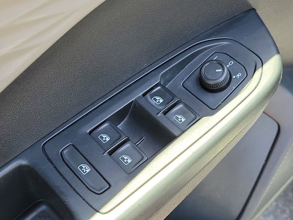 Used 2022 Volkswagen Taos S FWD image 17