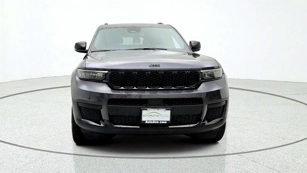 Used 2023 Jeep Grand Cherokee L Altitude AWD/4WD image 2