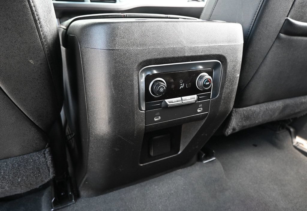 Used 2021 Chevrolet Suburban RST RWD image 14