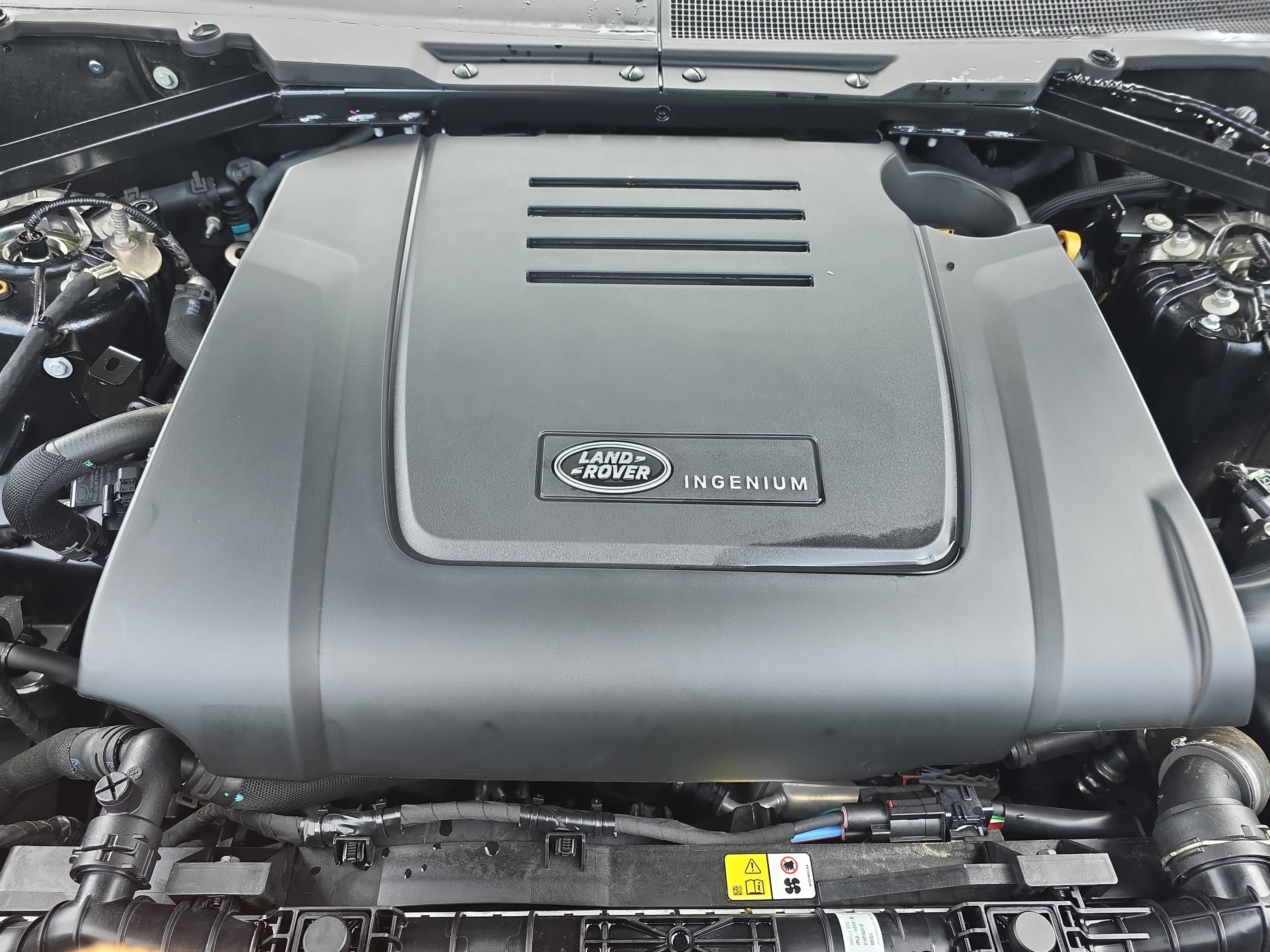 Certified 2025 Land Rover Defender 110 S AWD/4WD image 30