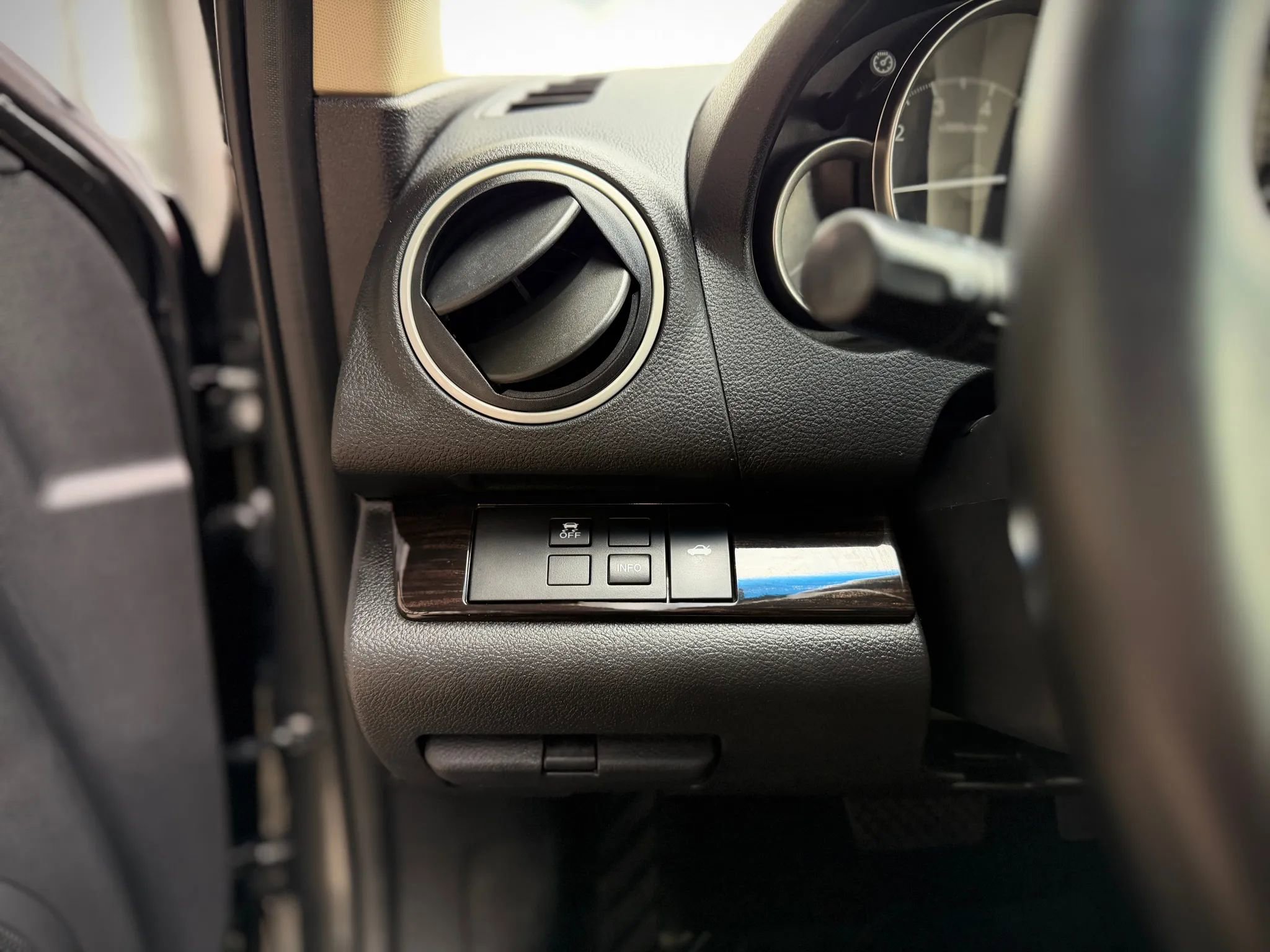 Used 2013 MAZDA MAZDA6 i Touring image 8