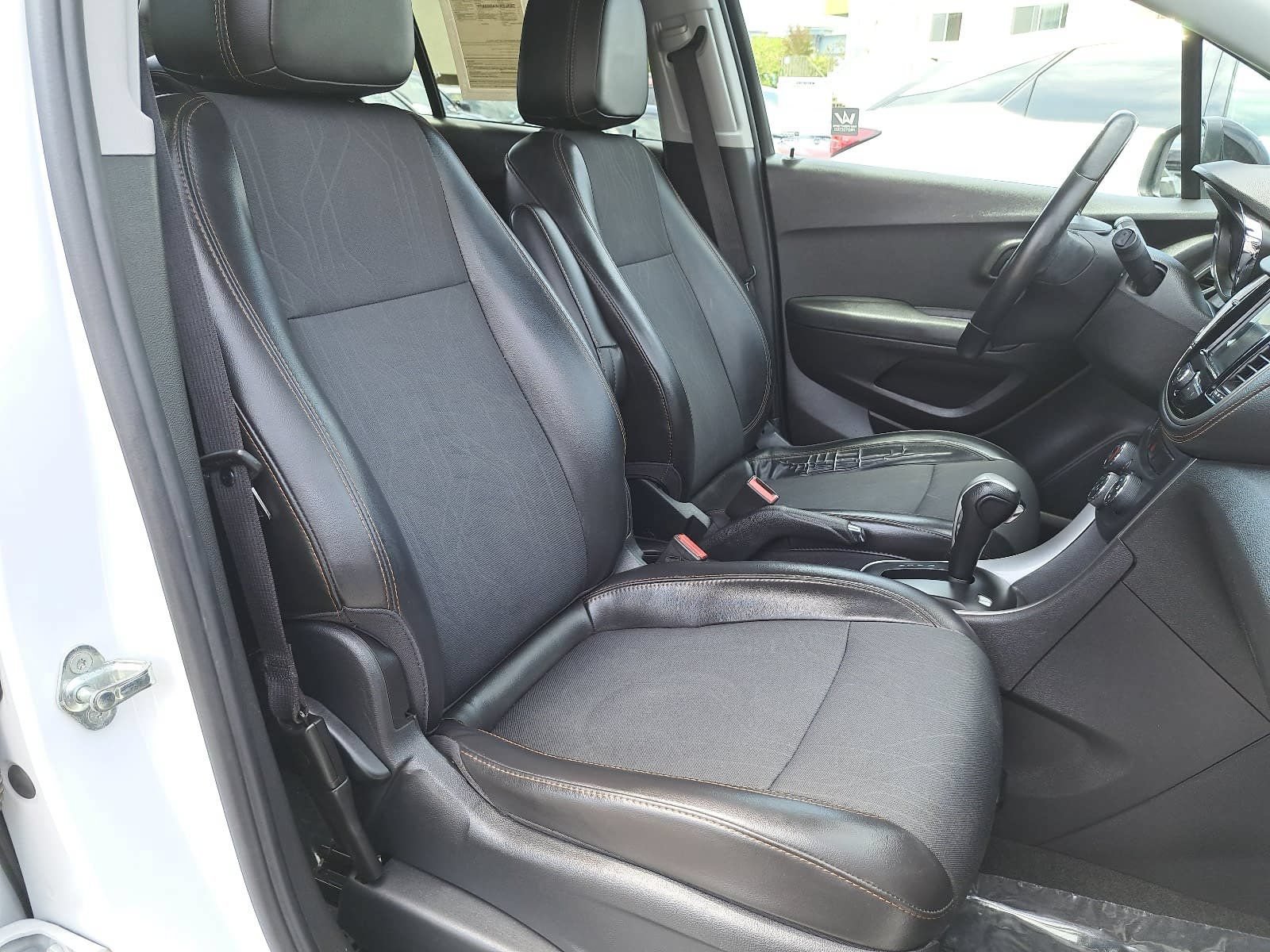 Used 2018 Chevrolet Trax LT w/ Redline Edition FWD image 10