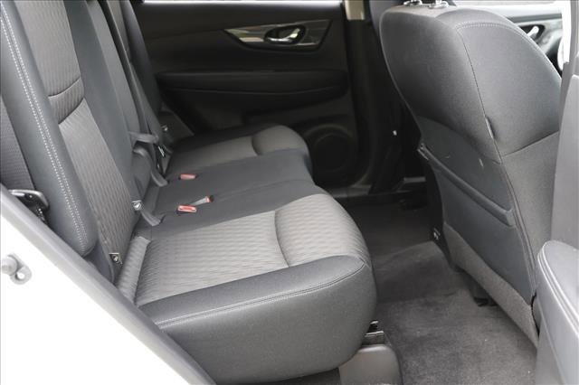 Used 2020 Nissan Rogue SV AWD/4WD image 25