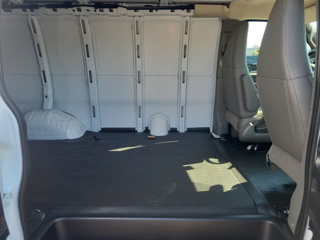 New 2026 GMC Savana 2500 w/ Driver Convenience Package RWD image 8