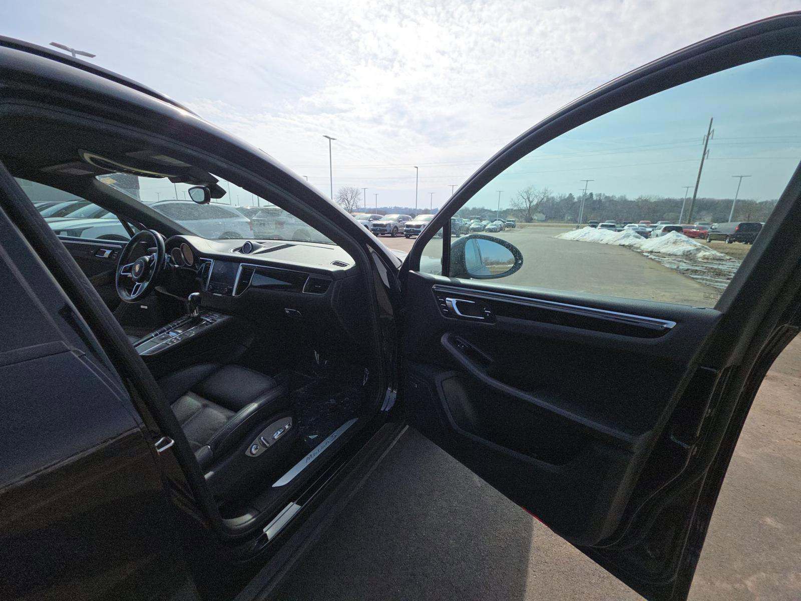 Used 2018 Porsche Macan S image 6