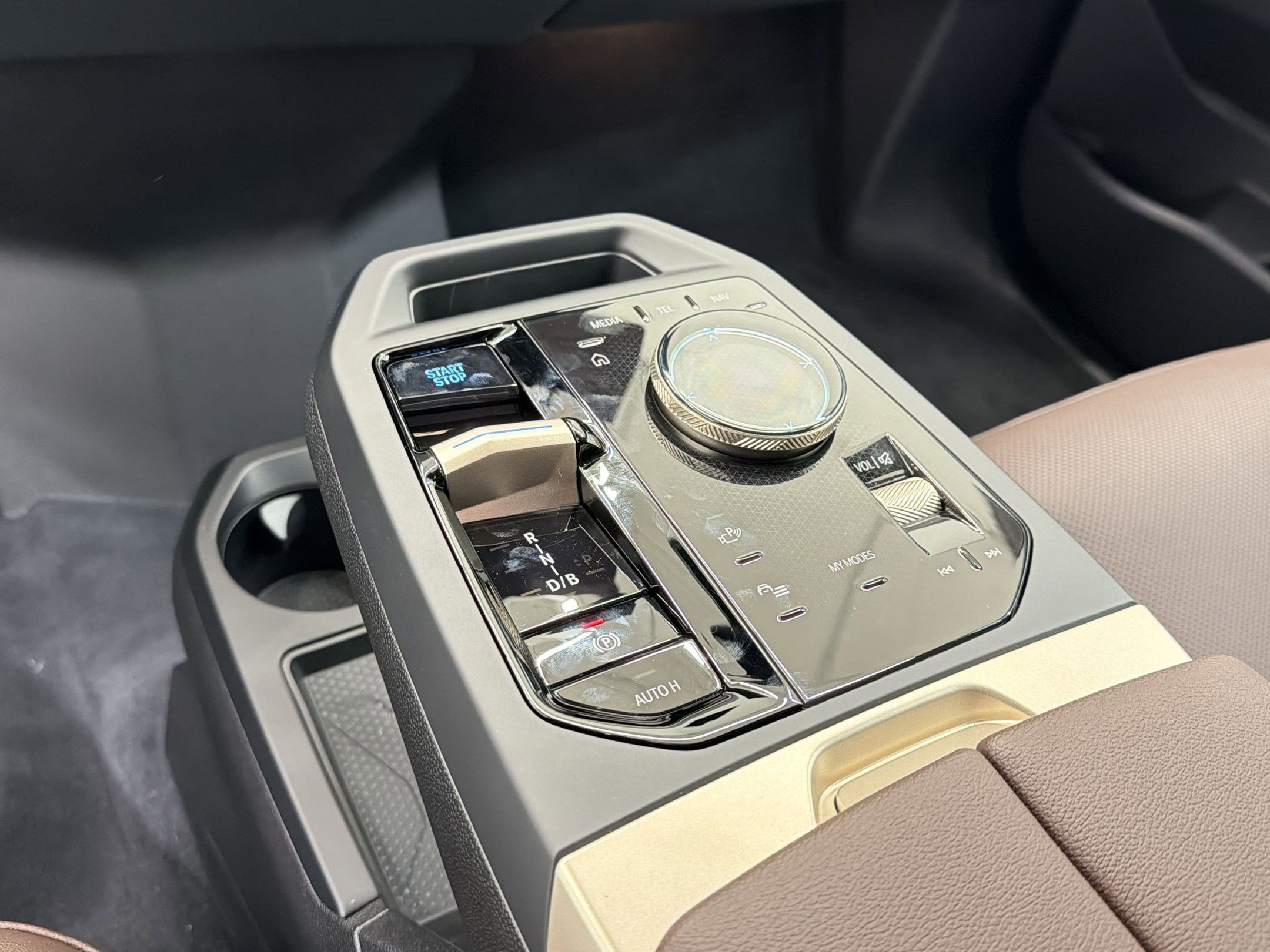 New 2026 BMW iX xDrive45 image 17