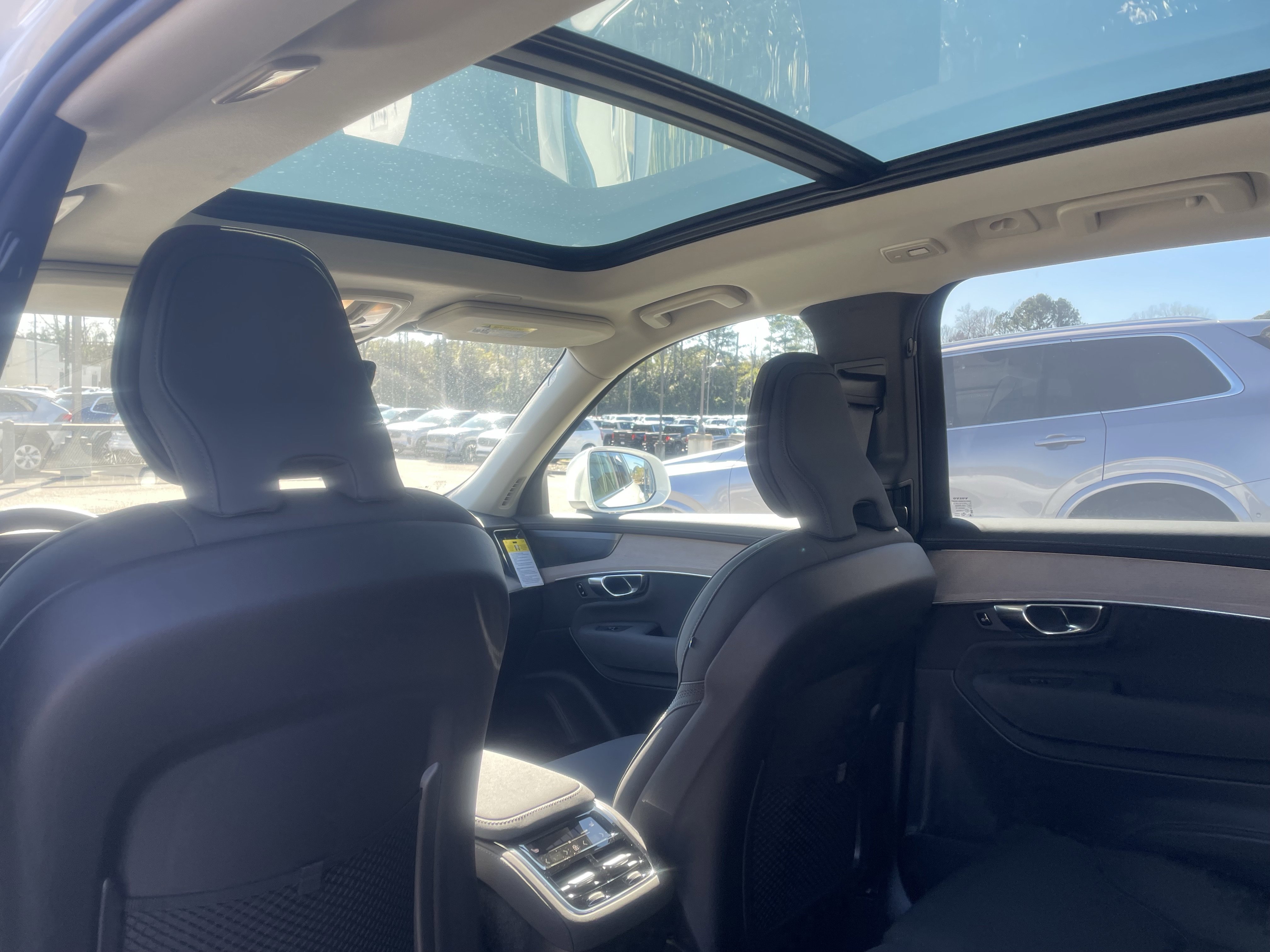 New 2026 Volvo XC90 B6 Plus w/ Protection Package Premier image 13