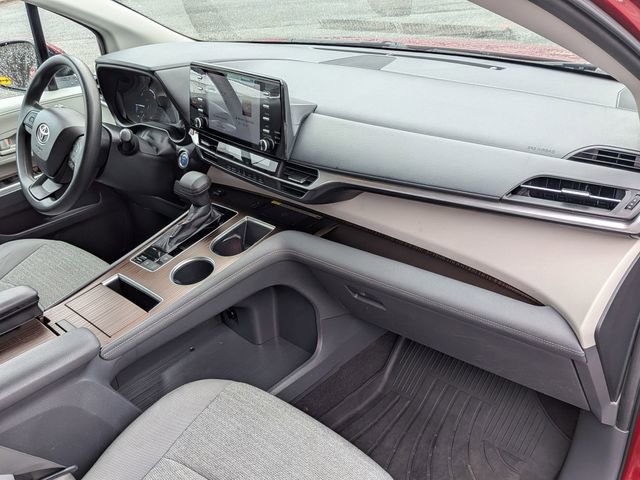 Used 2022 Toyota Sienna LE w/ LE Plus Package image 27