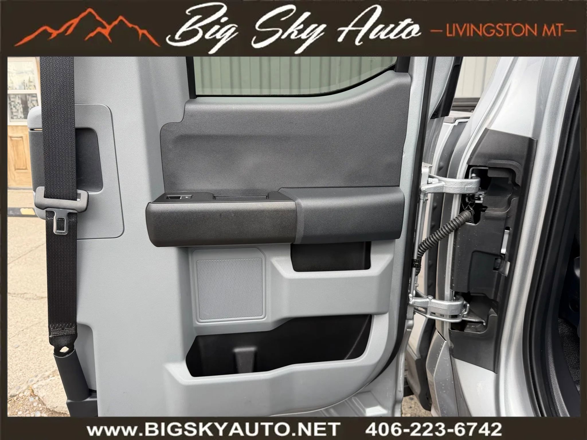 Used 2023 Ford F250 XLT w/ Camper Package image 23