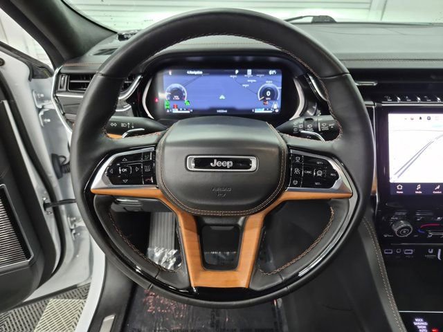 Used 2023 Jeep Grand Cherokee L Summit AWD/4WD image 27