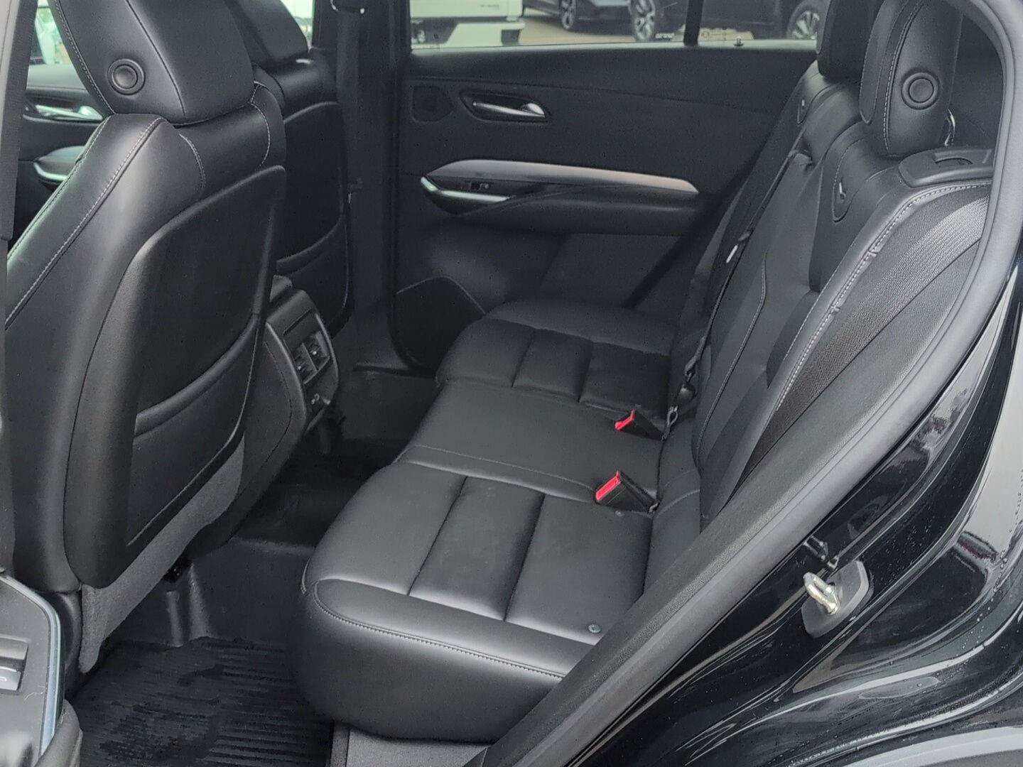 Used 2022 Cadillac XT4 Premium Luxury w/ Sun And Sound Package AWD/4WD image 14
