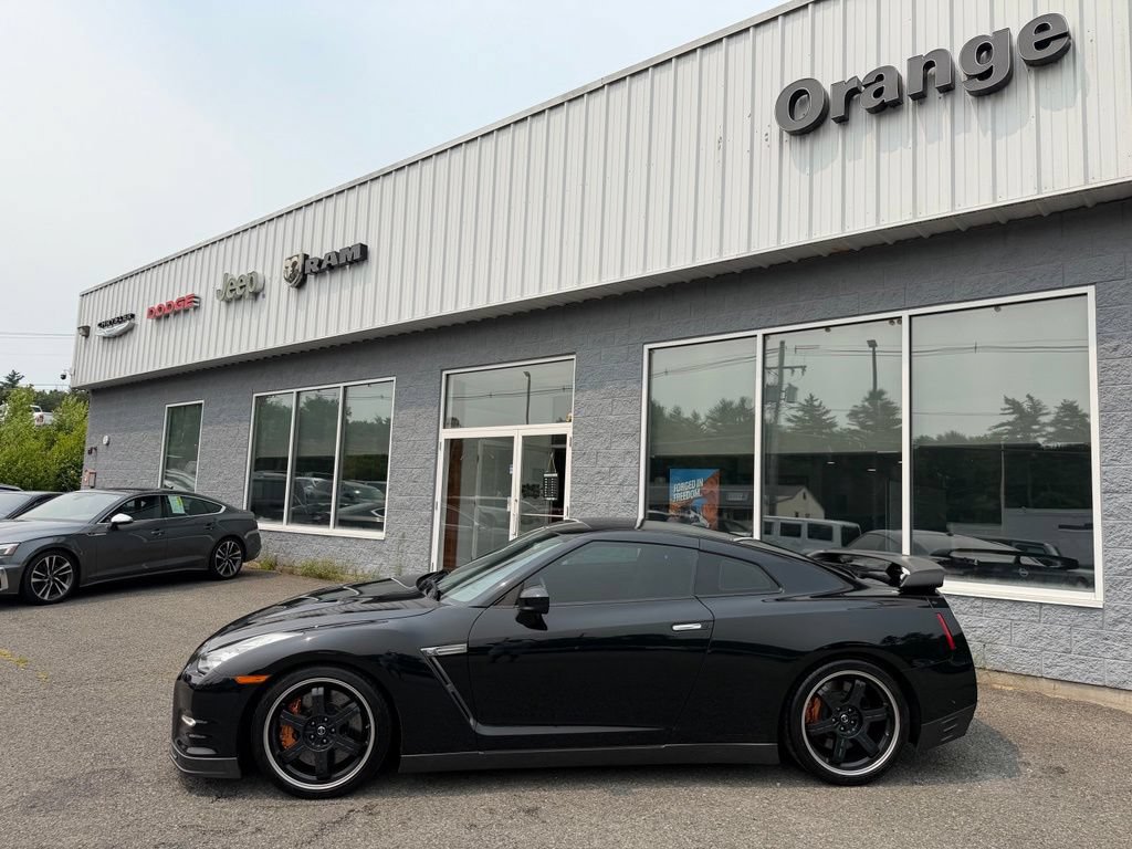 Used 2014 Nissan GT-R Track Edition AWD/4WD image 3