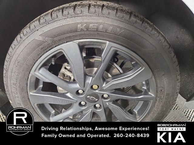 Used 2022 Chevrolet Equinox RS w/ LPO, Floor Liner Package image 11