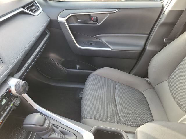Used 2024 Toyota RAV4 LE AWD/4WD image 31