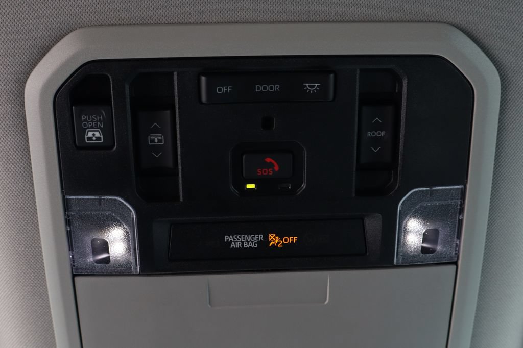 Used 2024 Toyota Tundra Limited AWD/4WD image 32