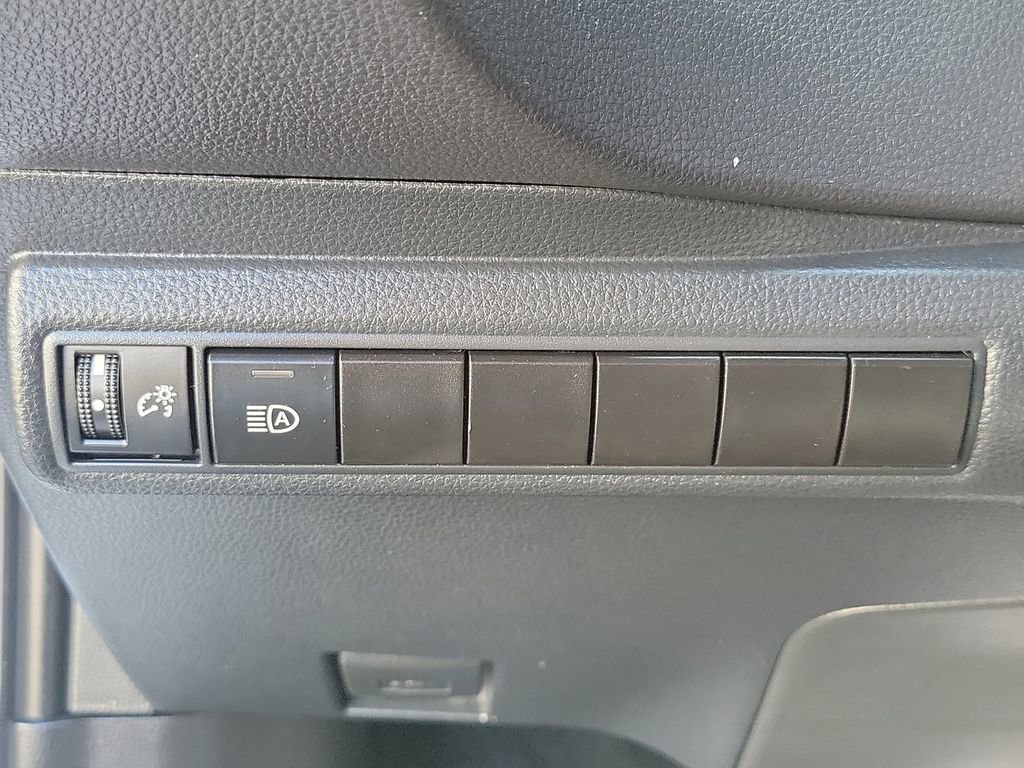 Used 2023 Toyota Corolla SE w/ SE Premium Package image 22