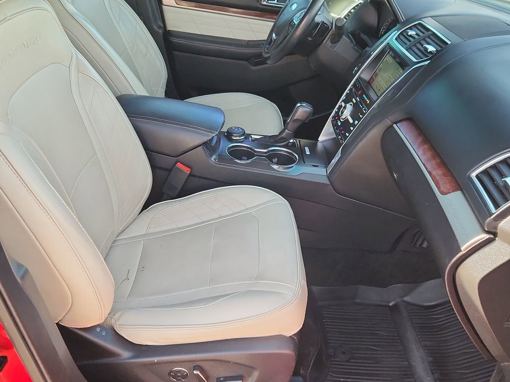 Used 2017 Ford Explorer Platinum image 15