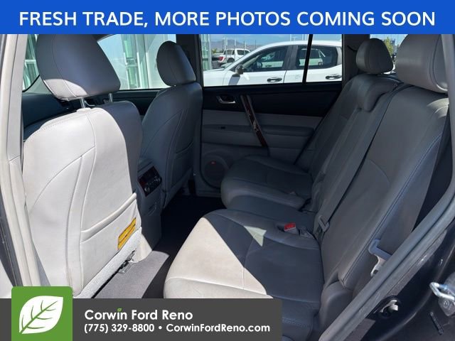 Used 2011 Toyota Highlander Limited w/ Tow Pkg AWD/4WD image 9