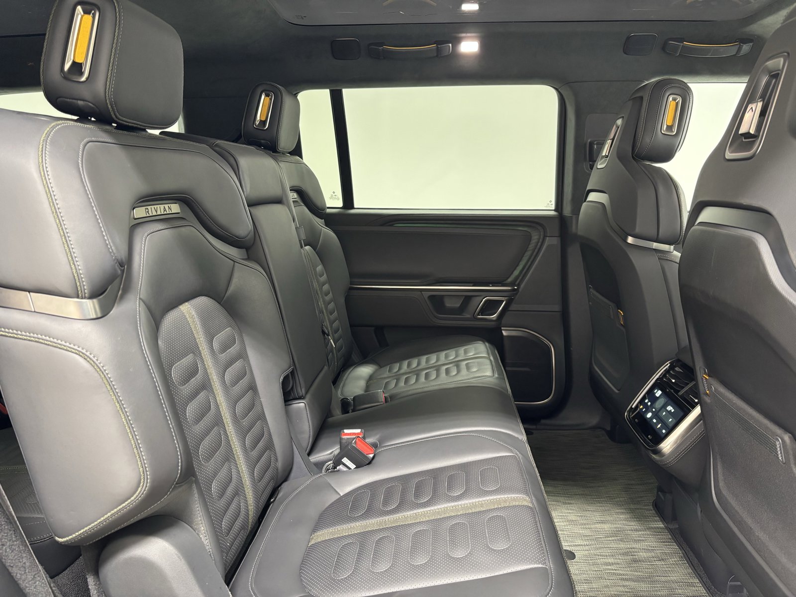 Used 2023 Rivian R1S Adventure AWD/4WD image 23