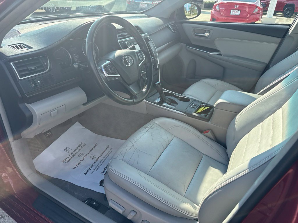 Used 2016 Toyota Camry XLE w/ Moonroof Package FWD image 8