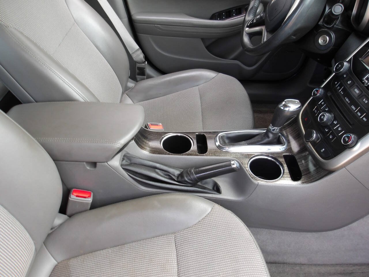 Used 2015 Chevrolet Malibu LT FWD image 20