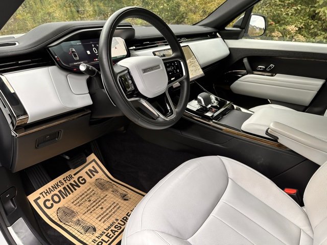 Used 2024 Land Rover Range Rover Sport SE image 11