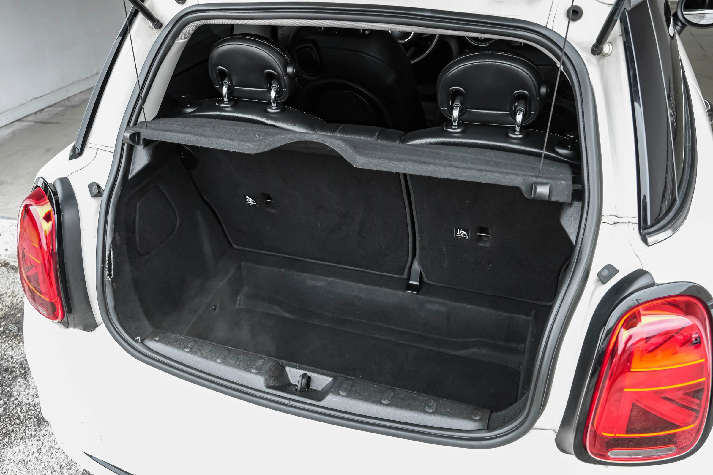 Used 2019 MINI Cooper S w/ Premium Package image 46