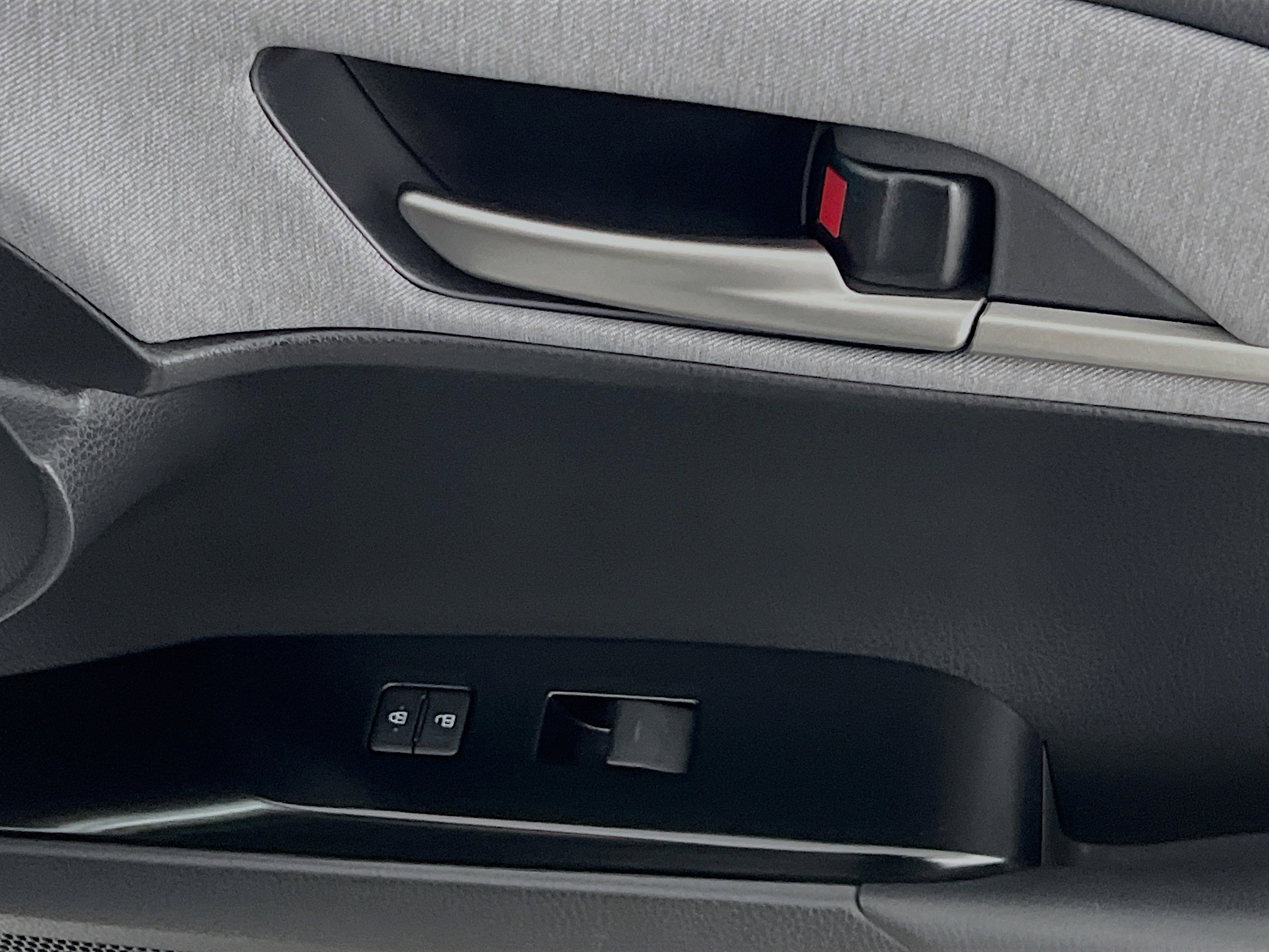 Used 2025 Toyota Camry LE w/ Convenience Package image 32