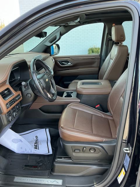 Used 2022 Chevrolet Suburban High Country image 10