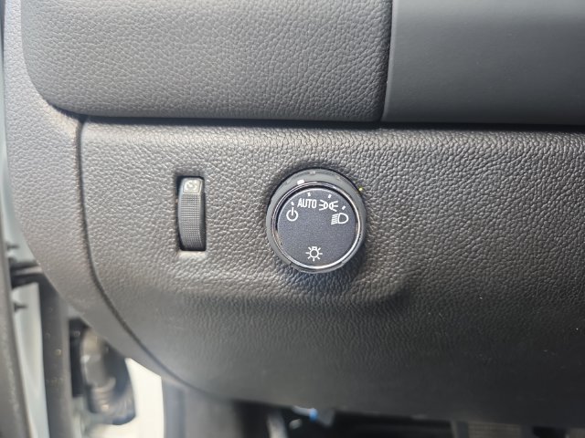 Used 2022 Chevrolet Colorado LT w/ Fleet Safety Package RWD image 18