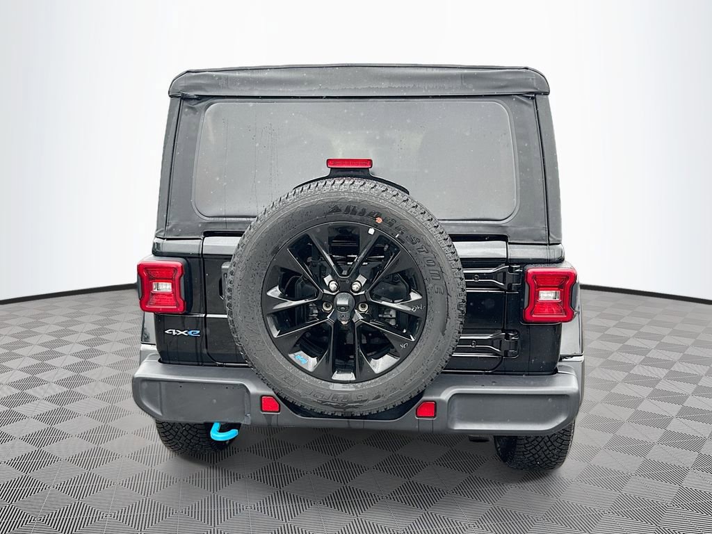 Used 2023 Jeep Wrangler Unlimited Sahara AWD/4WD image 7