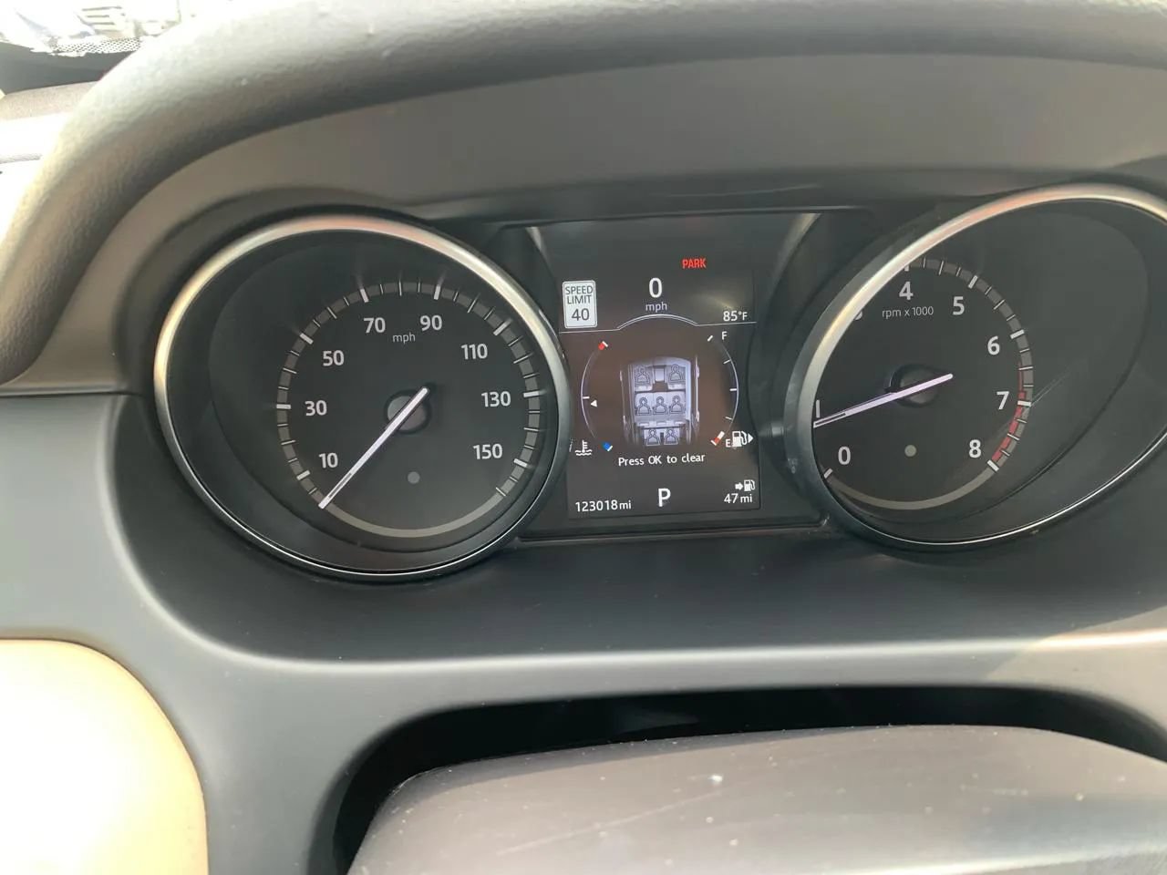 Used 2017 Land Rover Discovery Sport HSE AWD/4WD image 19