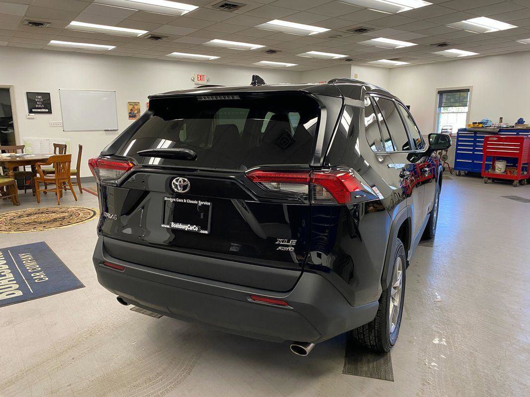 Used 2025 Toyota RAV4 XLE image 6