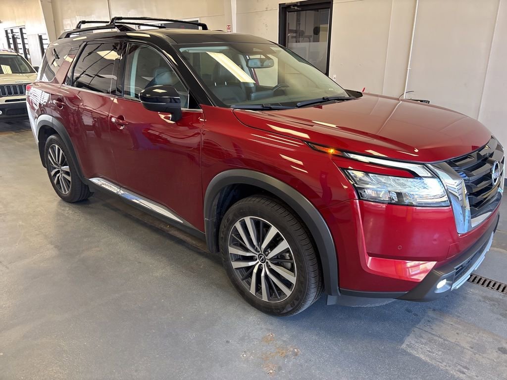 Used 2022 Nissan Pathfinder Platinum w/ Cargo Package image 9