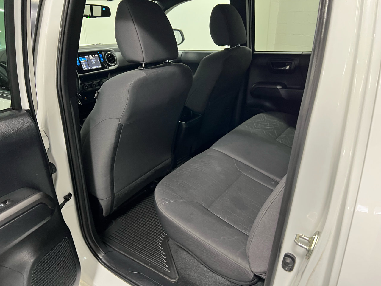 Used 2016 Toyota Tacoma TRD Off-Road image 21