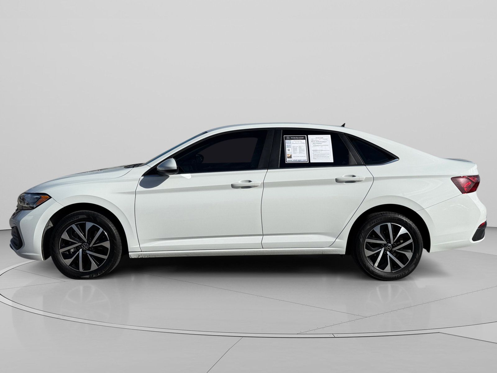 Used 2024 Volkswagen Jetta S image 2