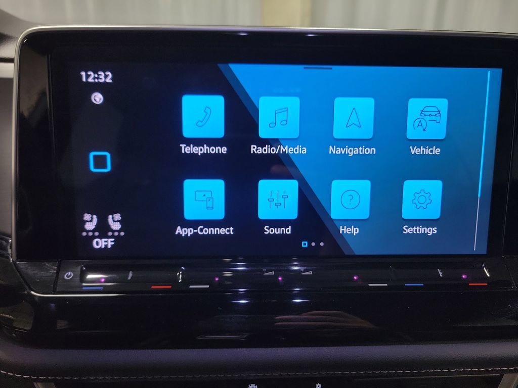 Used 2024 Volkswagen Atlas Cross Sport SE FWD image 20