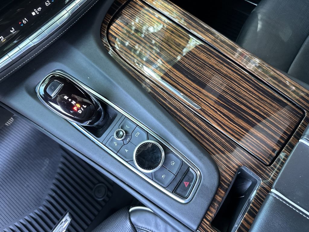 Used 2021 Cadillac Escalade Premium Luxury image 24