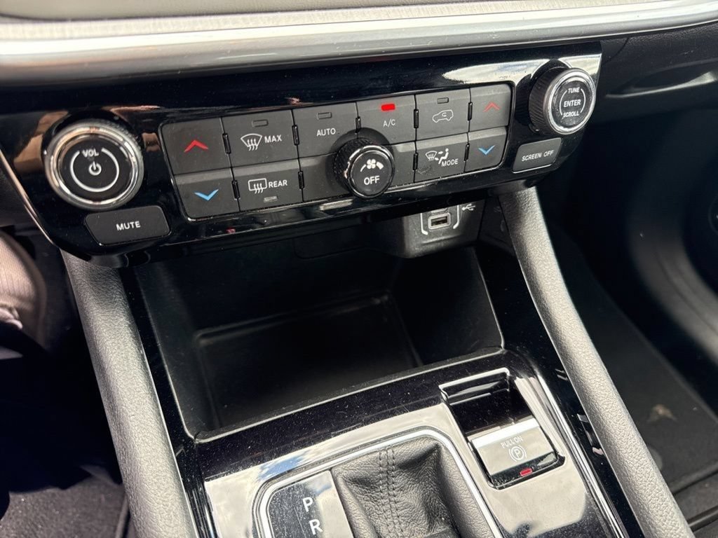 Used 2025 Jeep Compass Limited AWD/4WD image 42