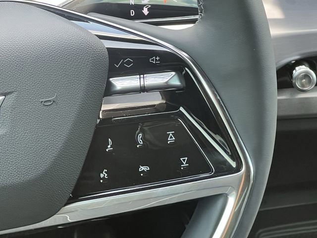 New 2026 Cadillac Vistiq Luxury image 14