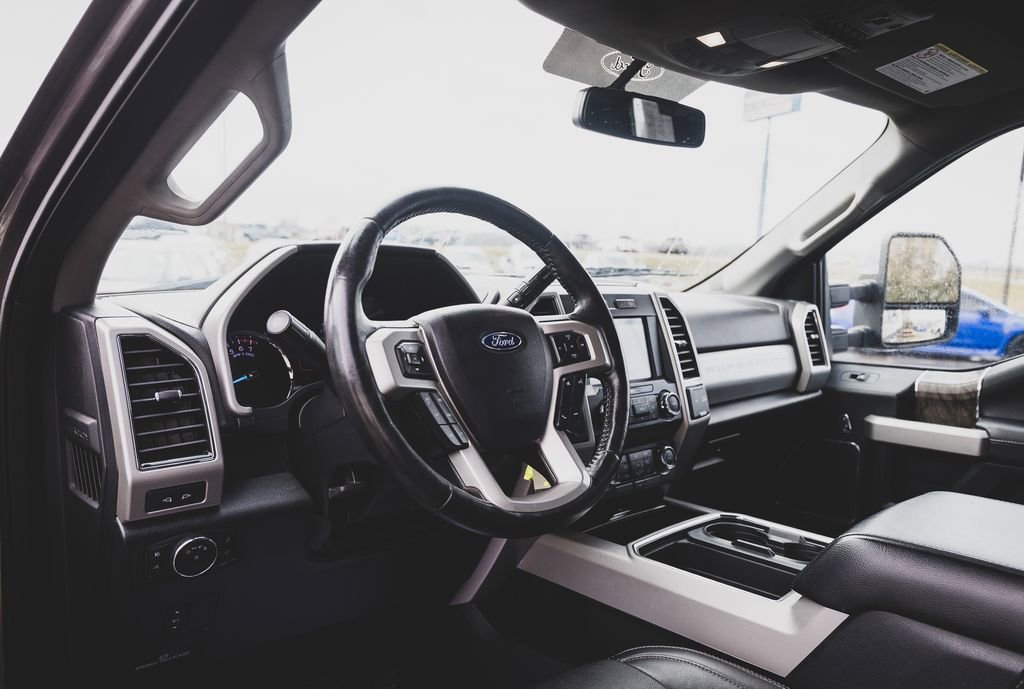 Used 2019 Ford F250 Lariat w/ Chrome Package image 2