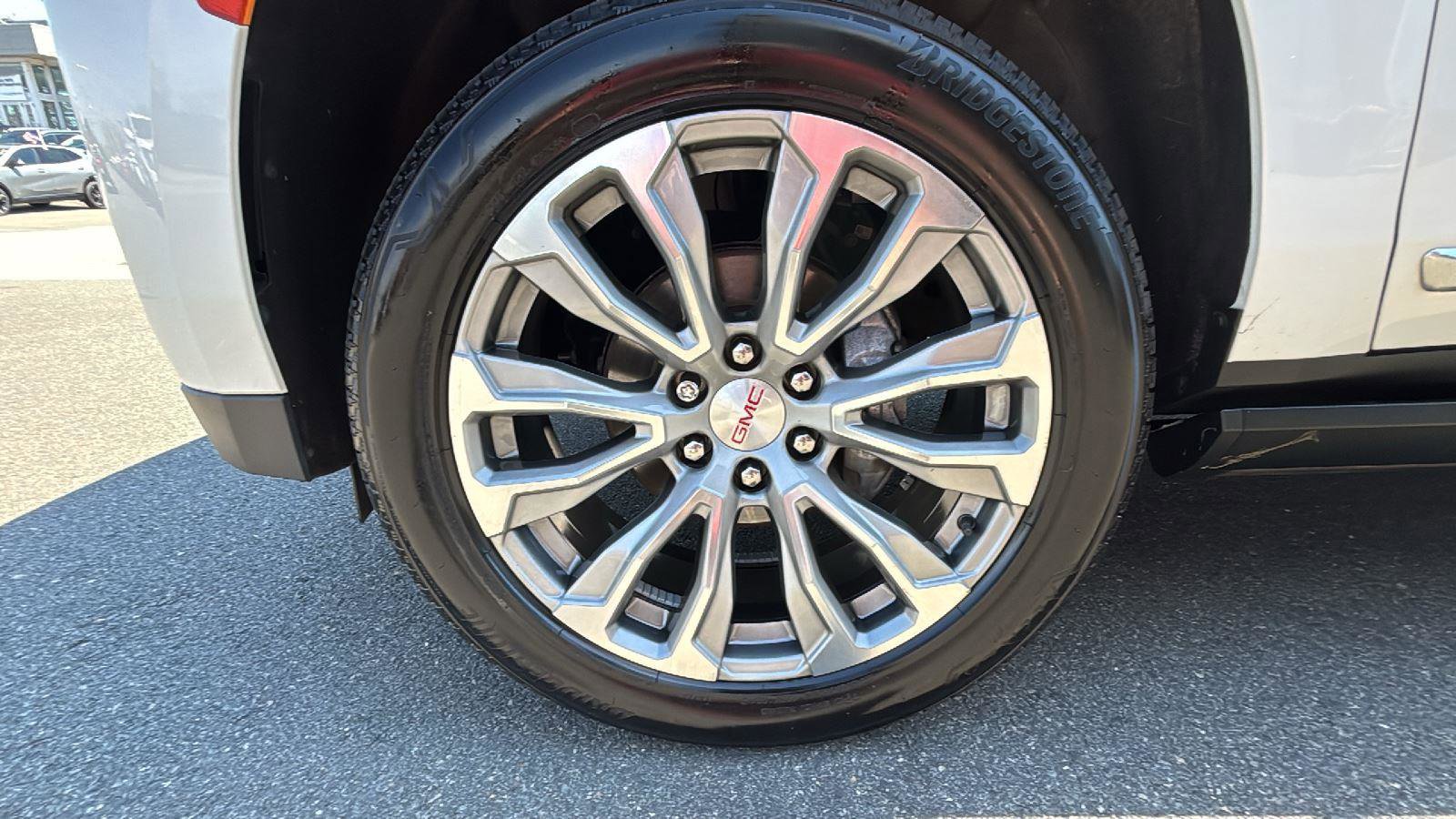 Used 2021 GMC Yukon Denali w/ Denali Ultimate Package AWD/4WD image 9