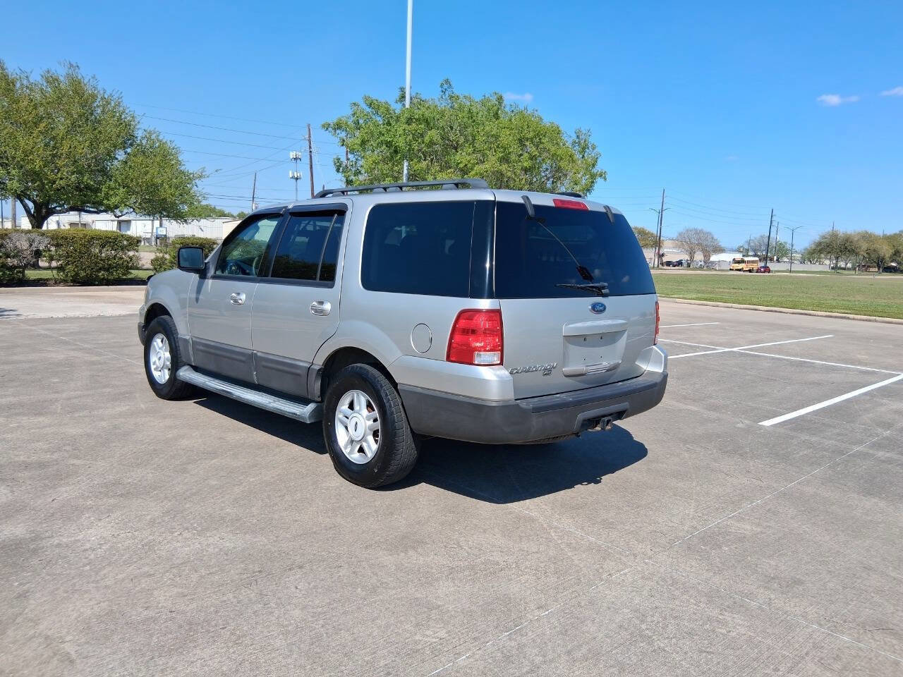 Used 2006 Ford Expedition XLT RWD image 4