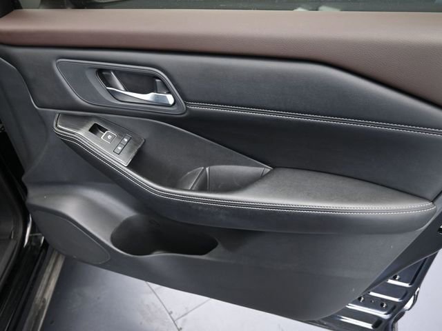 Used 2023 Nissan Rogue SL w/ SL Premium Package image 36