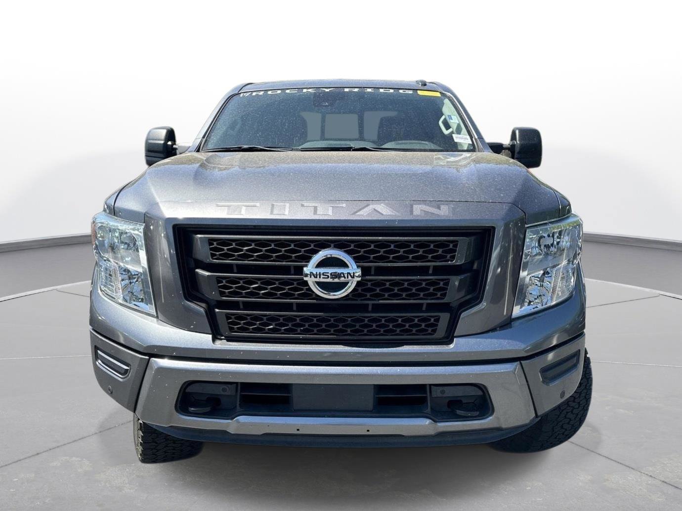 Used 2021 Nissan Titan SV w/ SV Convenience Package AWD/4WD image 3