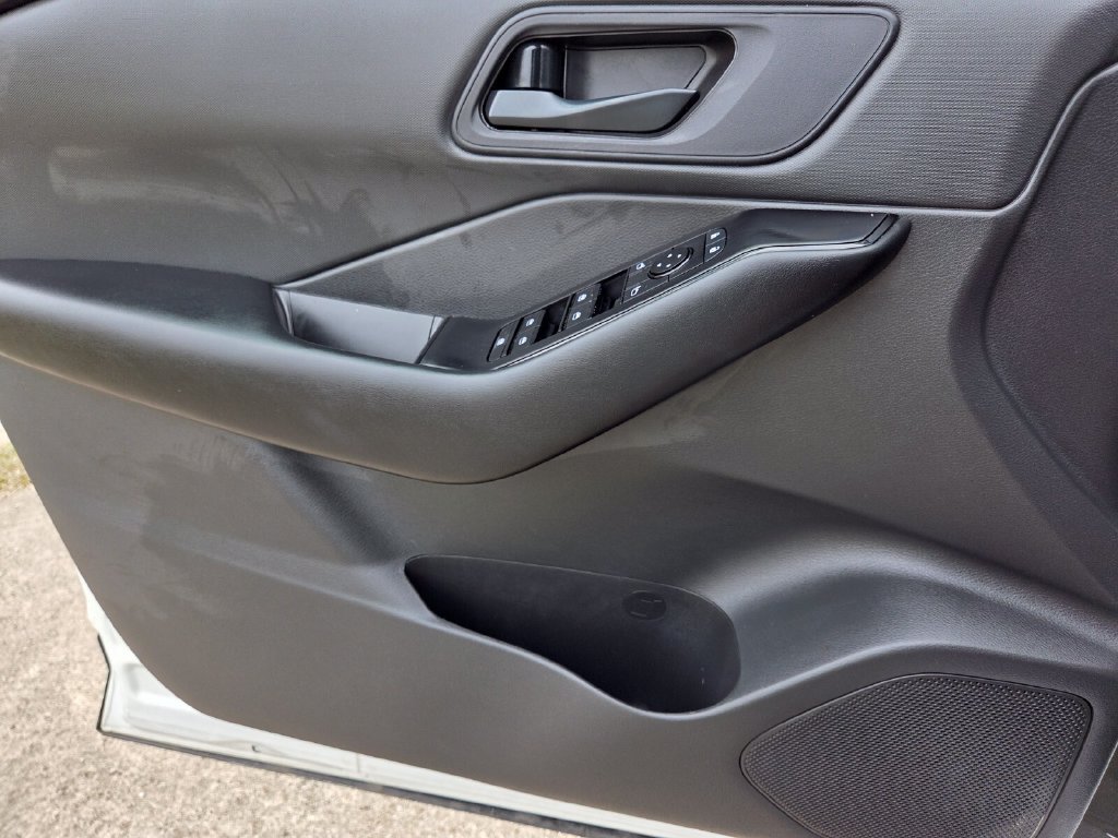 Used 2026 Nissan Rogue S FWD image 21