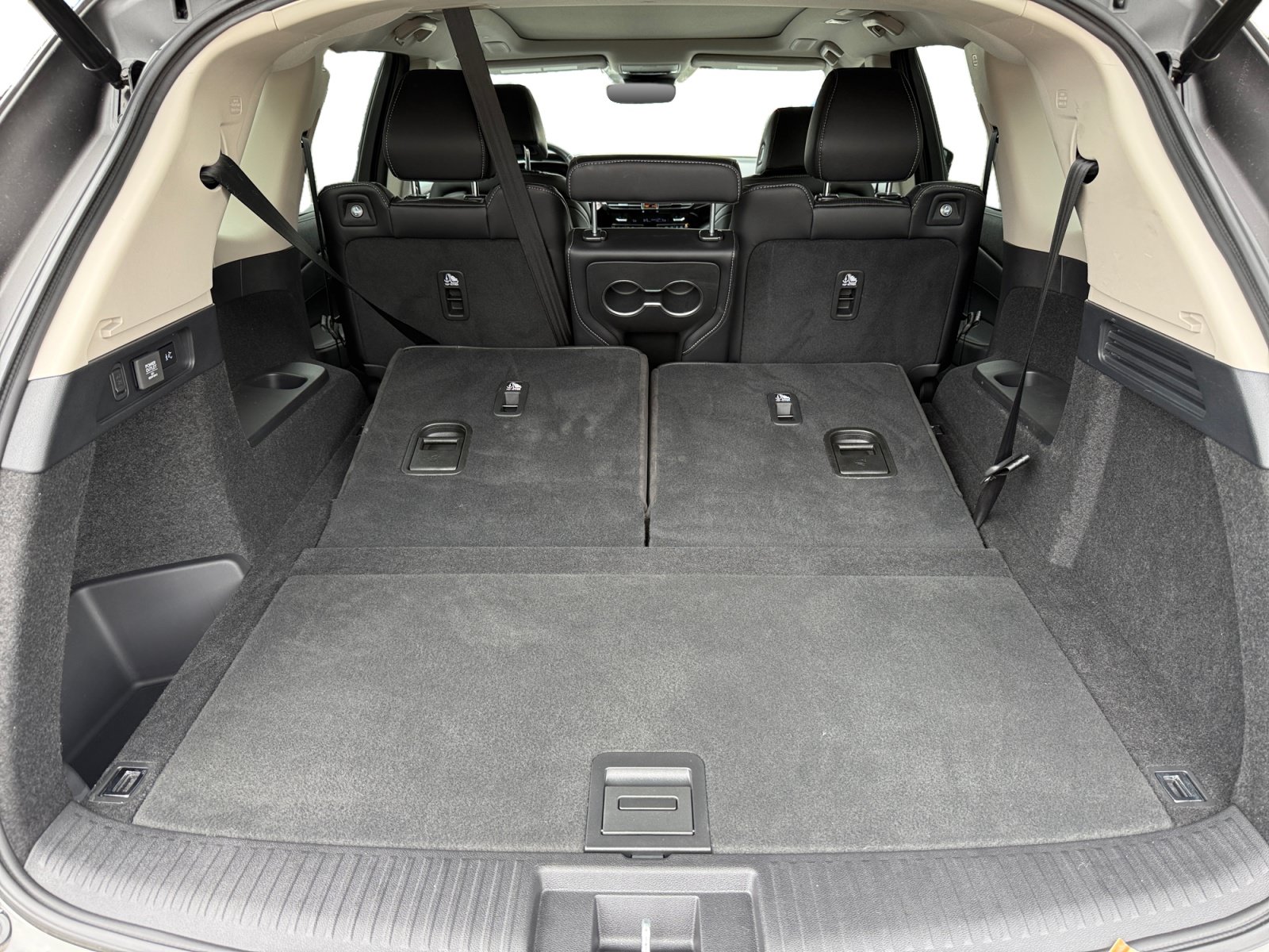 Used 2025 Acura MDX w/ Technology Package FWD image 17