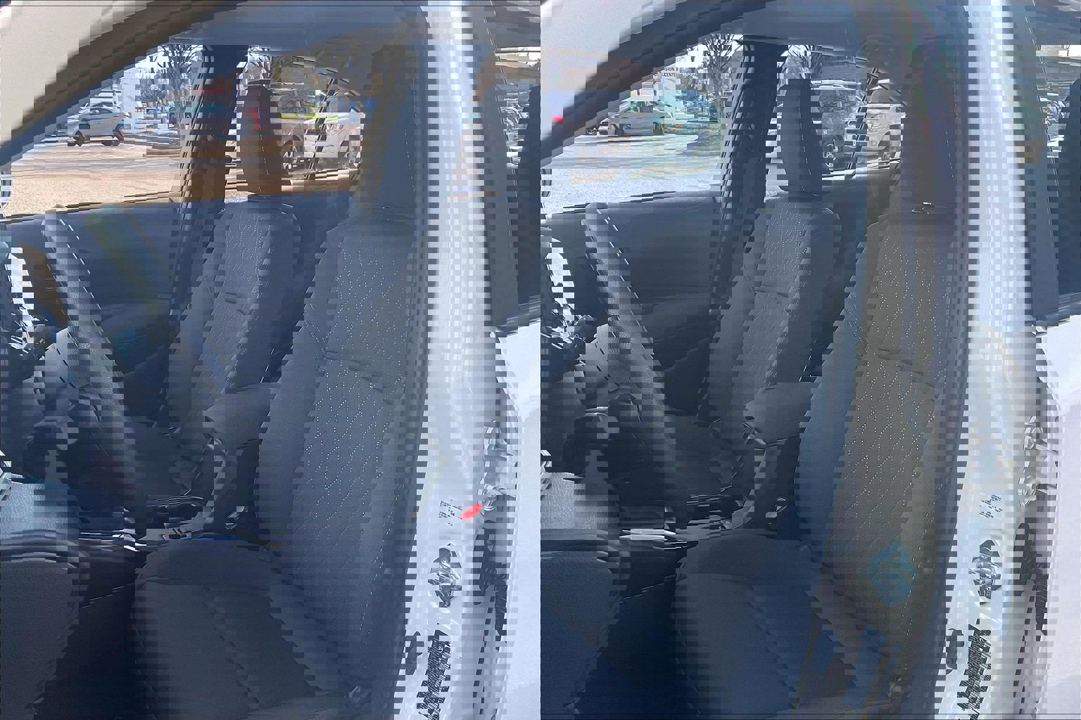 Used 2025 Toyota Corolla LE image 29