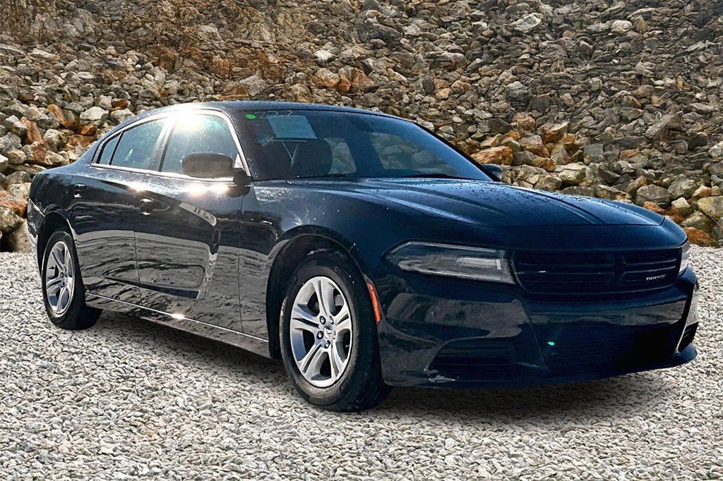 Used 2021 Dodge Charger SXT w/ Leather Interior Group image 9
